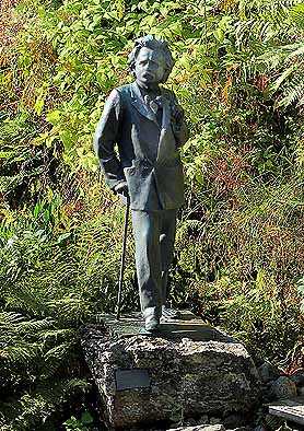 grieg_edvard_statue